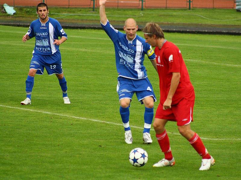 Sulko podlehlo v nedělním utkání doma Hulínu (červené dresy)