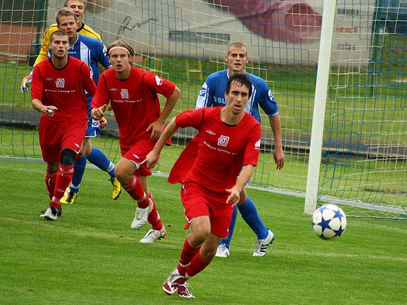 Sulko podlehlo v nedělním utkání doma Hulínu (červené dresy)