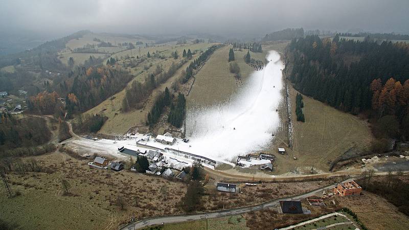 Ski areál v Branné připravuje lyžařskou sezonu. 25. listopadu 2020