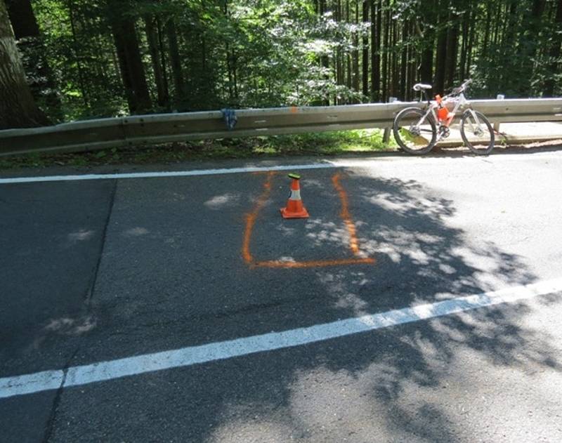 Závažné zranění utrpěl mladý cyklista, který havaroval při sjezdu ze strmého kopce.