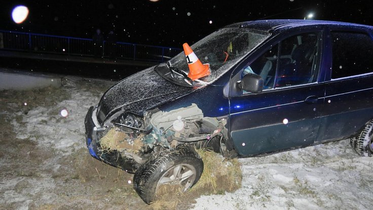 Dopravní nehoda v sobotu 22. ledna 2022 v Mikulovicích.