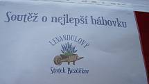 Levandulí vonící festival obsadil pole nad Bezděkovem již potřetí a opět se na něm vystřídaly tisíce lidí.