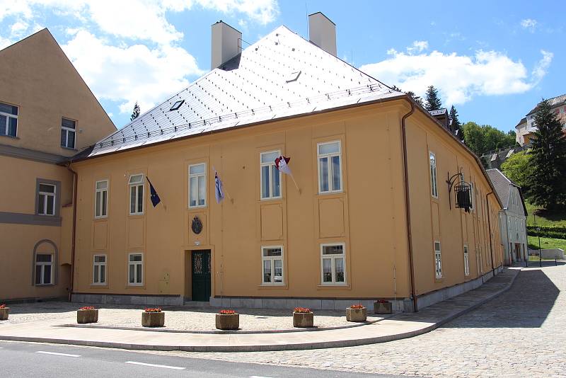 Město Javorník nechalo opravit budovu bývalého soudu. Slavnostní otevření se uskutečnilo 1. června.