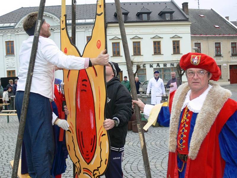 Předvánoční zabijačka mohelnických recesistů