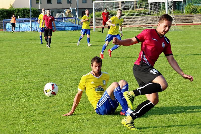 Fotbalisté Šumperku (ve žlutém) porazili Bohumín