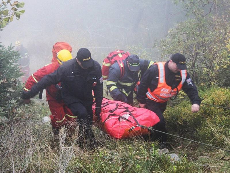 Policisté a záchranáři cvičili poblíž Zlatých Hor