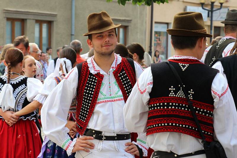 Roztančená ulice. Folklorní festival v Šumperku