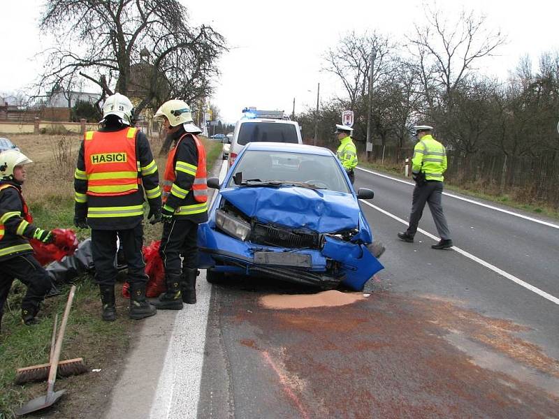 Hromadná nehoda se stala v pátek 25. listopadu před sedmou hodinou ranní v Šumperku pod Bludovským kopcem u odbočky na Bludoveček.