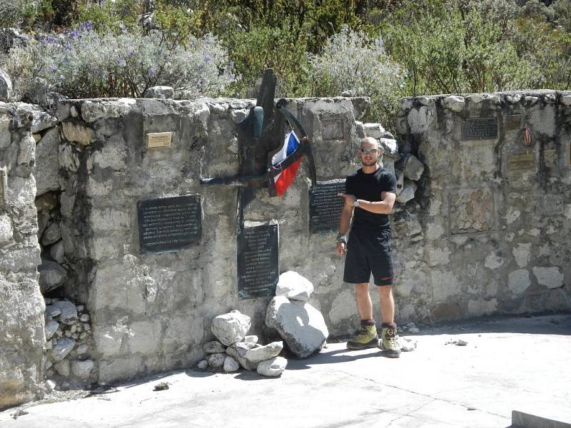 Mladý postřelmovský horolezec Jakub Mikula spolu se svým otcem Zdeňkem zdolali druhý nejvyšší vrchol And – Huascarán (6768 m. n. m.). Letos byli jedinými Čechy, kteří se dostali na vrchol.