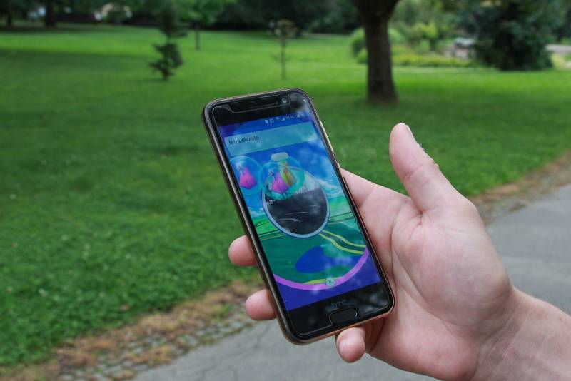 Hra Pokémon Go, která je hitem léta, ovládla i Šumperk. 