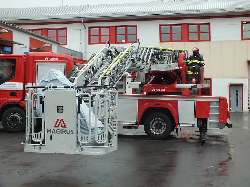 Slavnostní rozloučení s velitelem požární stanice Jeseník Pavlem Antošem.