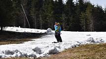 První a poslední lyžování na Červenohorském sedle v zimní sezoně 2020/2021, 10. května 2021.