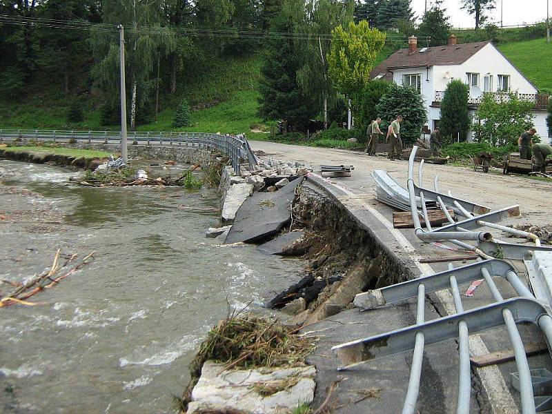 Cesta v Tomíkovicích