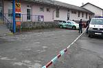 Policisté vyšetřují přepadení šumperské pošty u nádraží