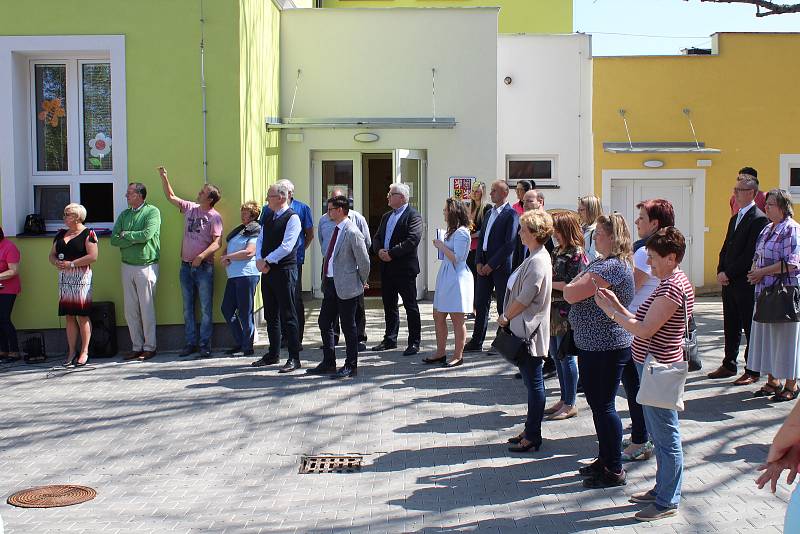 Slavnostní otevření "zelené" školky v Temenické ulici v Šumperku ve čtvrtek 25. dubna.