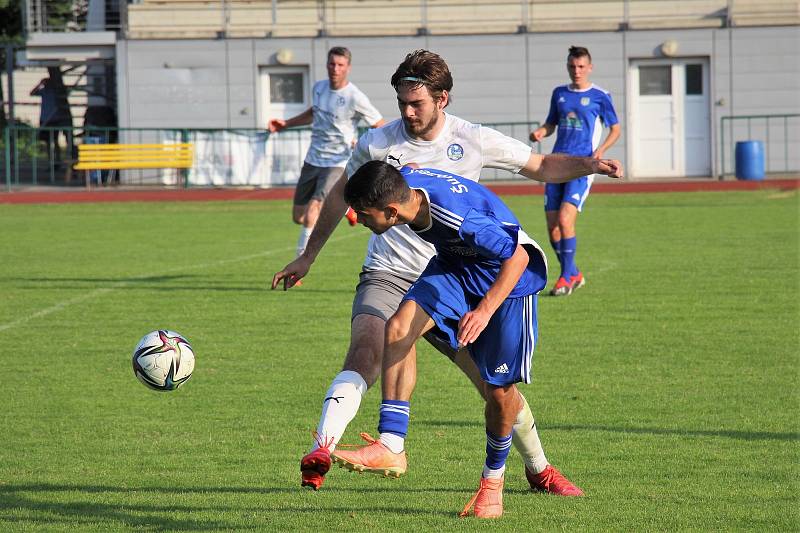 Fotbalisté Šumperku doma deklasovali Všechovice 8:1.