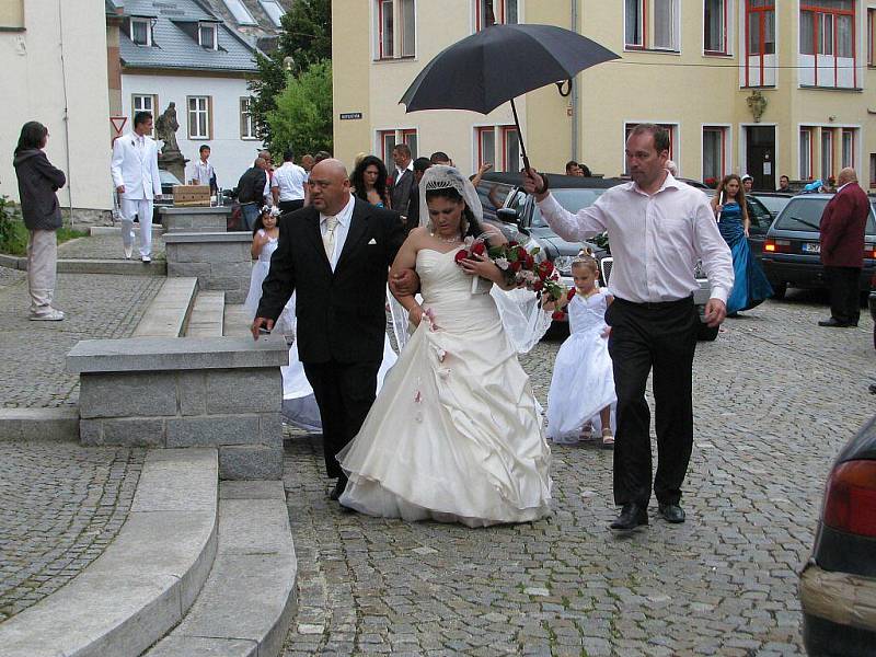 Šumperk v sobotu 30. července zažil romskou svatbu