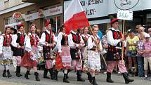 Mezinárodní folklorní festival v Šumperku vyvrcholil v sobotu 20. srpna dopoledne přehlídkou Roztančená ulice.