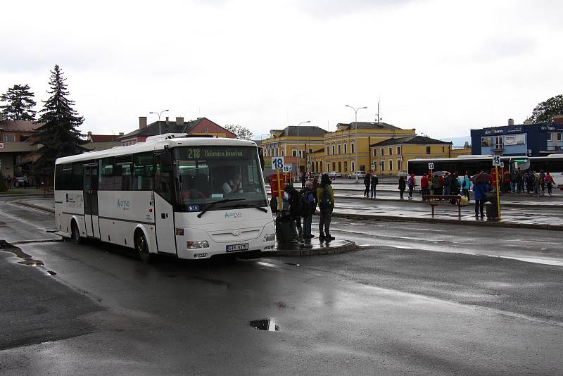 Na místě nádražního dvora a autobusového nádraží vznikne moderní dopravní terminál. Práce přiškrtí dopravu na frekventované Jesenické ulici.