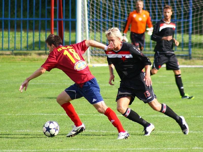 Mikulovice versus Orlová (černé dresy).