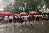 Janoslavičtí si nasadili kilty a soutěžili v duchu skotských her.