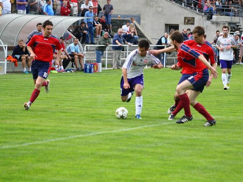 Mohelnice versus Mikulovice (červené dresy).