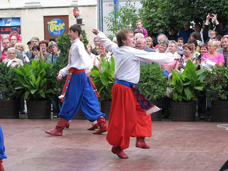 Snímky ze zahájení folklorního festivalu v Šumperku