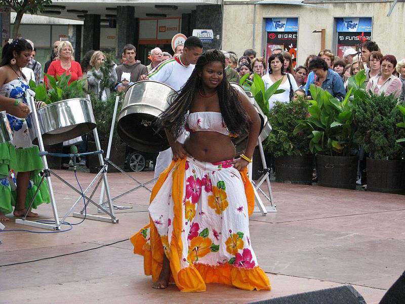 Snímky ze zahájení folklorního festivalu v Šumperku