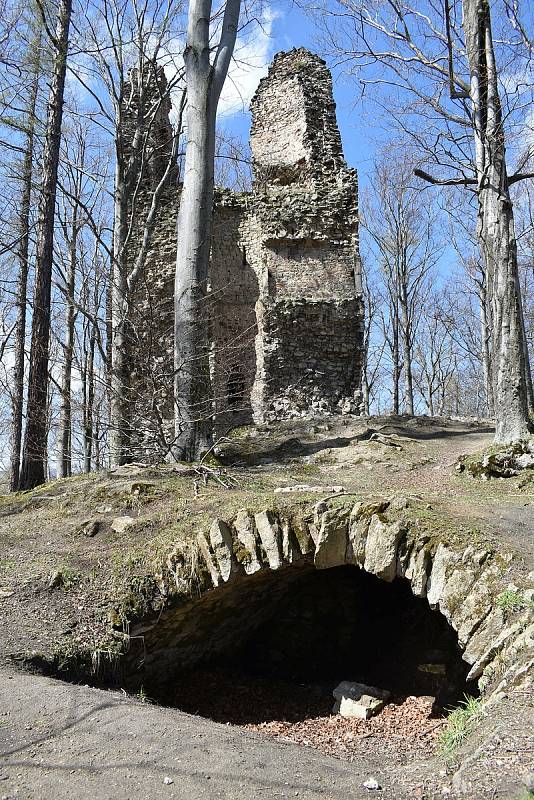 Archeologický průzkum na hradu Kaltenštejn u Černé Vody.