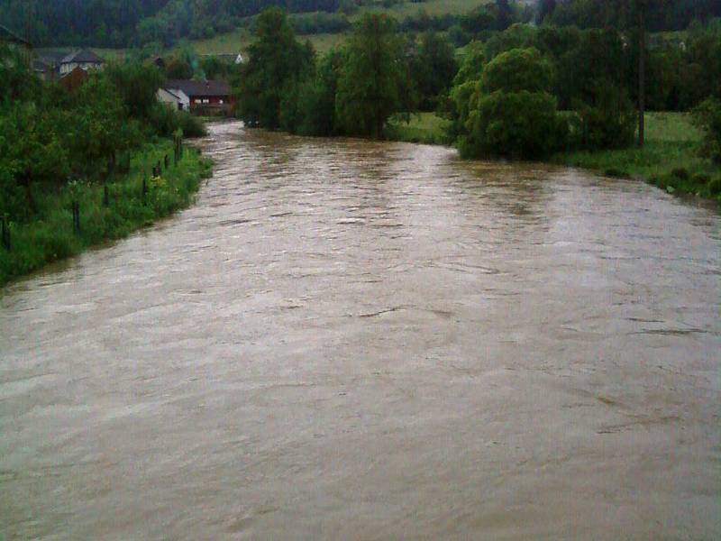 Moravská Sázava v Hněvkově ve čtvrtek 3. června ráno