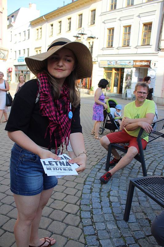 Demonstrace proti Babišovi v Šumperku - 11. 6. 2019