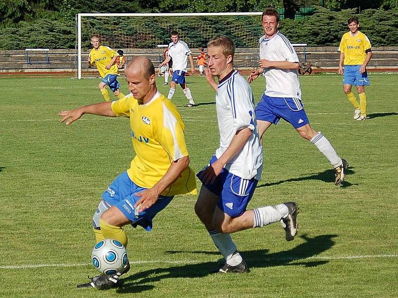 Šumperk doma podlehl poslednímu Rýmařovu (bílé dresy)