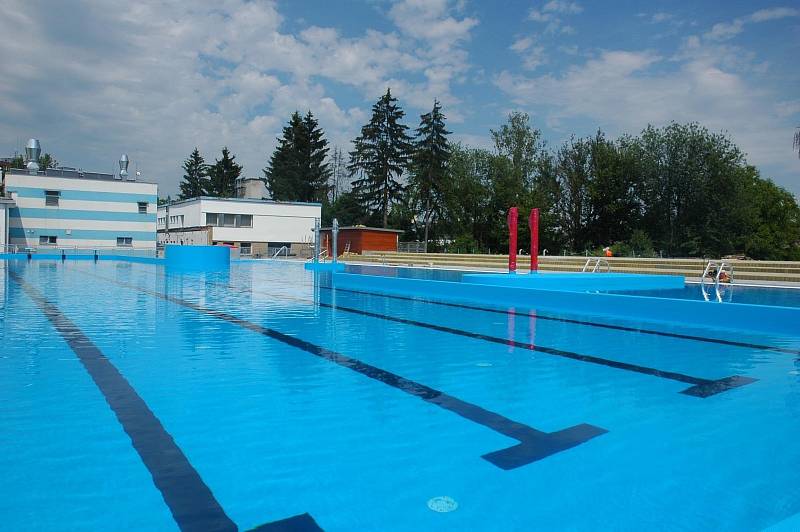 Opravený venkovní bazén v Zábřehu