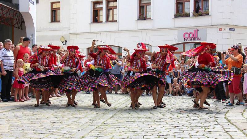 Roztančená ulice. Folklorní festival v Šumperku