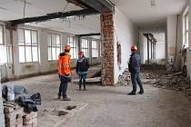 Přestavba Masarykovy školy v Šumperku, stav 23. března.