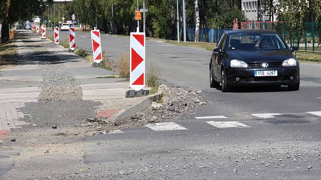 Ulice 1. máje v Mohelnici před zahájením stavebních prací.