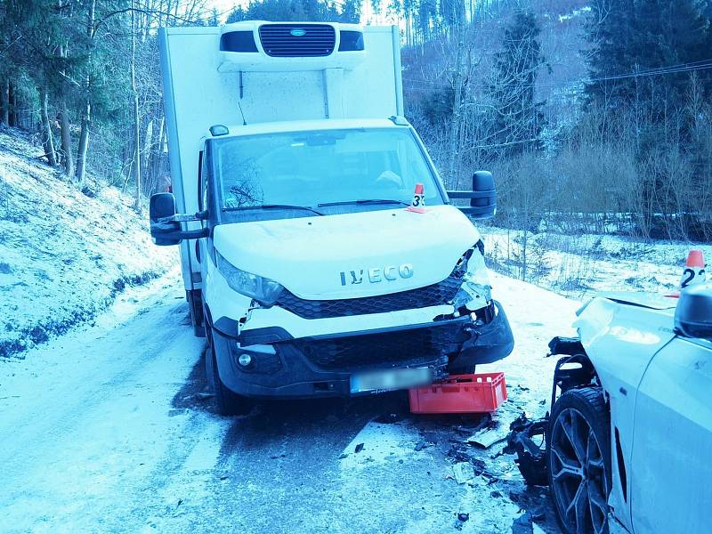 Dopravní nehoda ve čtvrtek 20. ledna 2022 mezi Hynčinou a Hoštejnem.