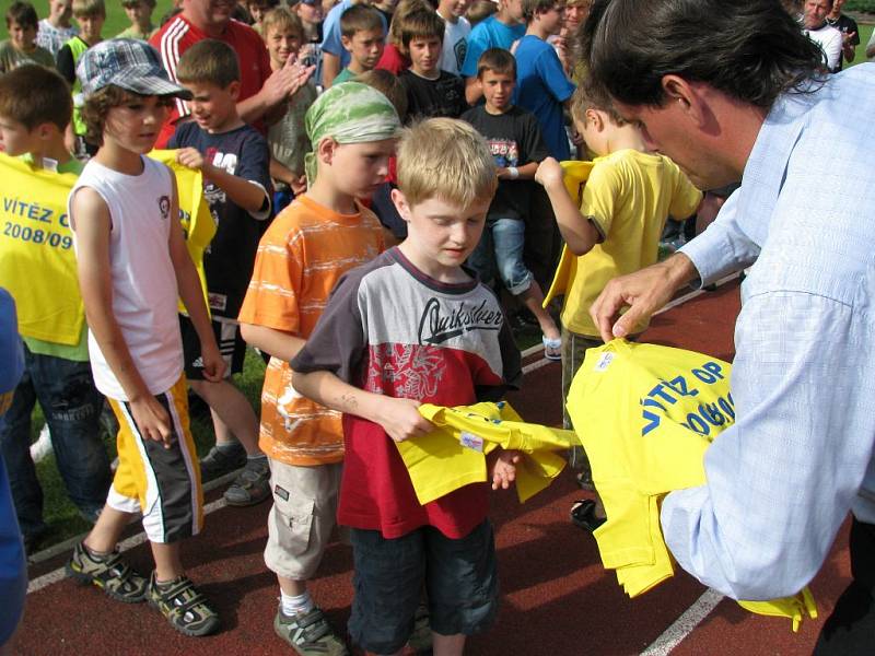 Předání pohárů mládežnickým týmům Šumperku, vítězům krajských přeborů