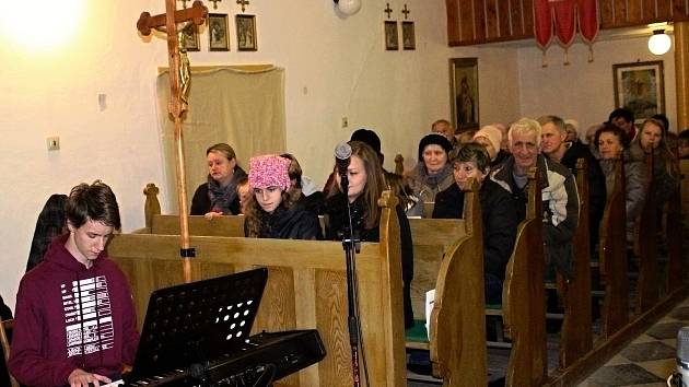 Benefiční adventní koncert v kostele Narození Panny Marie v Brníčku.
