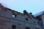 Hasiči vyjížděli ve středu v noci k požáru budovy v Lipové-lázni