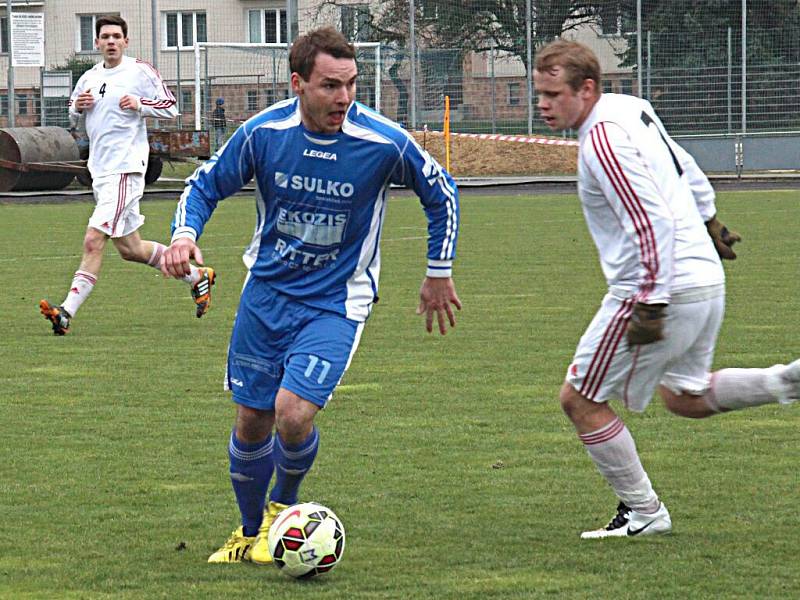 Fotbalisté Sulka Zábřeh (v modrém) proti Kojetínu