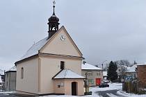 Obec Postřelmůvek v únoru 2022. Kaple svatého Michala.