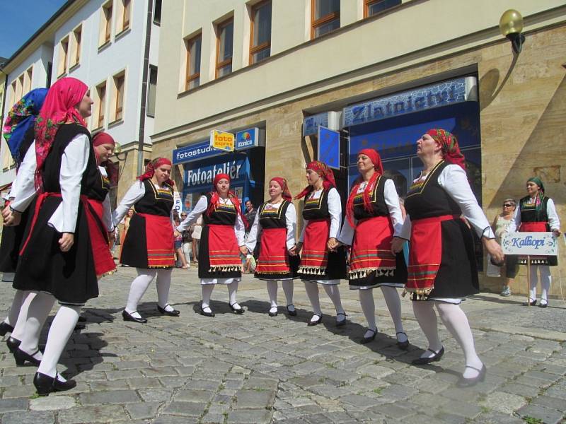 Roztančená ulice – jeden z programů XXII. Mezinárodního folklórního festivalu v Šumperku.