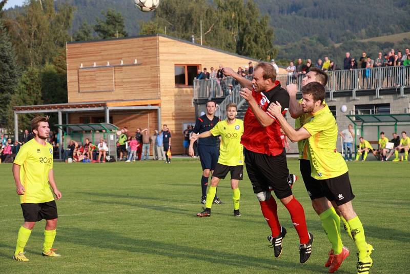 Rapotín (ve žlutém) proti Zábřehu