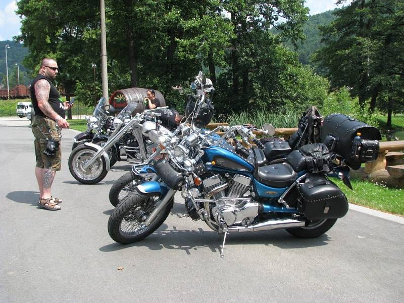 Jubilejním 2013. návštěvníkem pivovaru Holba v Hanušovicích se stal ve čtvrtek 20. června András Nagy, který přijel se skupinou motorkářů z klubu Harley Davidson Hungary až z okolí Györu v sevením Maďarsku.