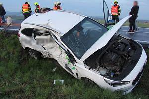 Nehoda tří aut u Libivé - 24. 4. 2022