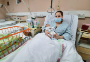 Na své první novoroční miminko si nemocnice musela počkat až do druhého dne, kdy na svět přišel krásný chlapeček Sebastian Doležel.