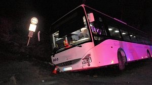 Nehoda autobusu mezi Rejvízem a Dolním Údolím, 2. ledna 2024