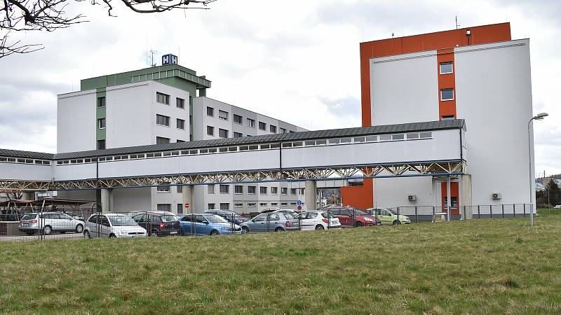 Nemocnice Šumperk. Pavilony A (vlevo) a B