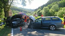 Nehoda Škody Octavie a BMW v Potůčníku si vyžádala dvě zranění, 11. července 2023